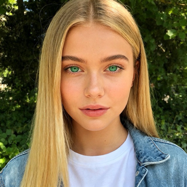 Chloe B.